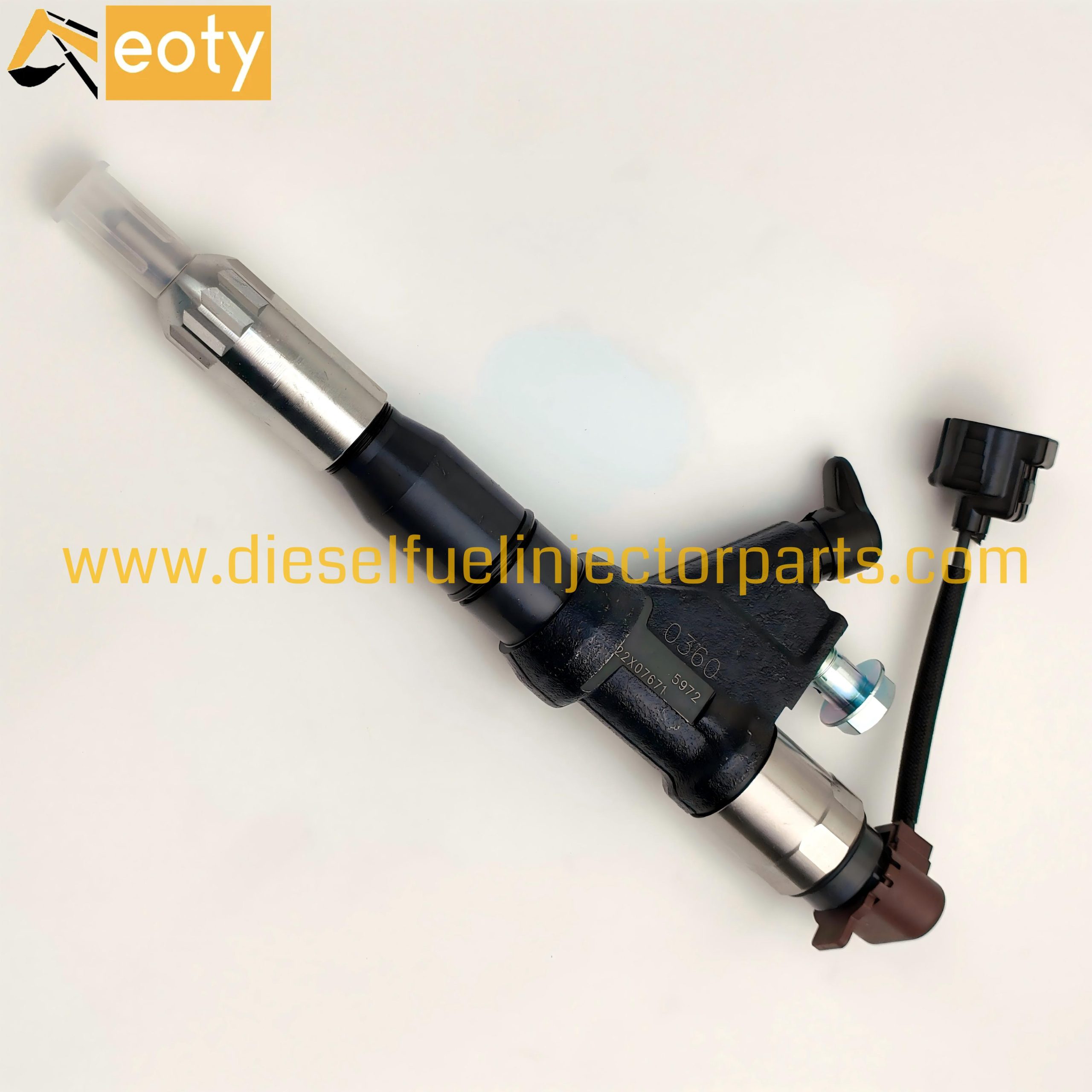 23670-E0360 Common Rail Injector 095000-5972 Diesel Fuel Injector for Excavator Engine
