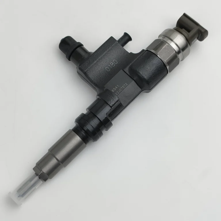 Remanufactured Common Rail Injector 095000-8470 / 23670-E0410 for Diesel Engine