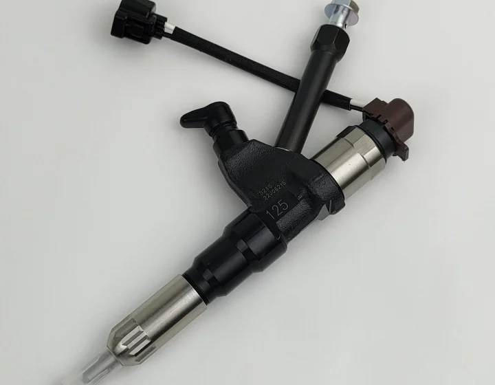 Remanufactured Common Rail Injector 095000-5215 095000-5212 095000-5214 for P11C Engine SK450 Excavator