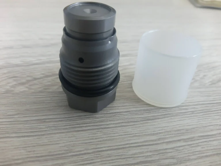 Diesel Common Rail Pressure Relief Valve 1110010012 1110010013 1110010014 Limiter Valve for Fuel Injection System