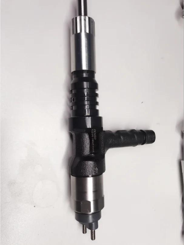 Reman Komatsu Common Rail Injector 095000-6290 6245-11-3100 Diesel Fuel Injection