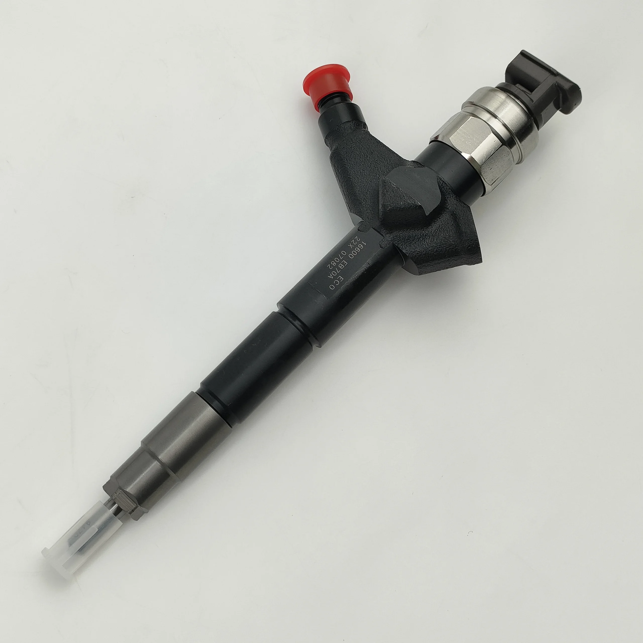 1KD Common Rail Fuel Injector 095000-6250 16600EB70D 16600-EC00 Remanufactured