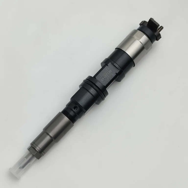 John Deere 6068 Common Rail Injector 095000-6490 RE524382 Remanufactured