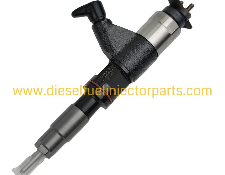 John Deere 5065E Remanufactured Fuel Injector 295050-1380 | RE558869 | 0.85kg | Stainless Steel