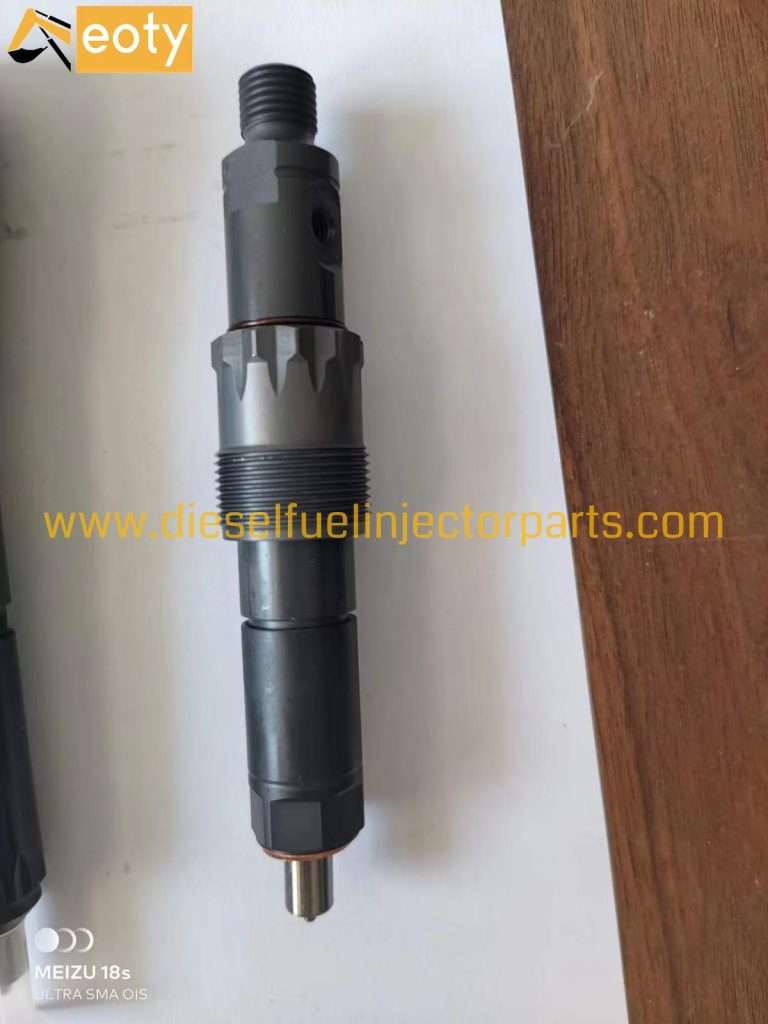 CUMMINS Diesel Fuel Injector Nozzle 0432131752 RE64184 – New, Stainless Steel
