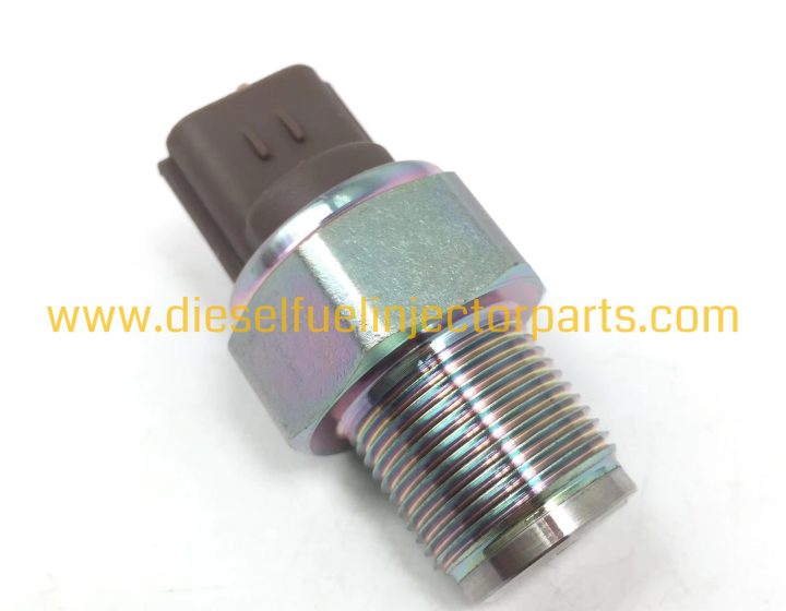 Isuzu Common Rail Fuel Pressure Sensor 499000-6131 499000-6121 499000-6160 499000-6141 898119-7900