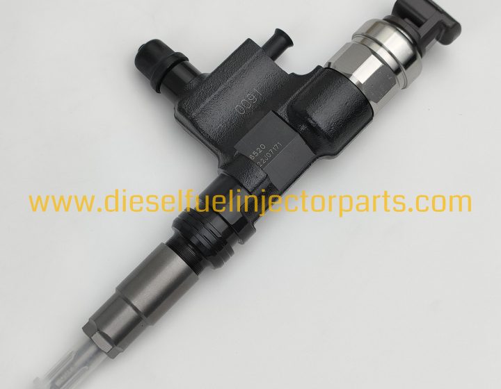 Hino 300 N04C Common Rail Injector 095000-6520 23670-6521 Diesel Fuel Injector