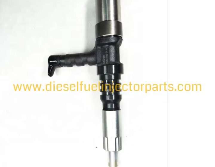 KOMATSU PC600-8 Common Rail Injector 095000-0560 095000-0562 6218-11-3101 Remanufactured Diesel Fuel Injector