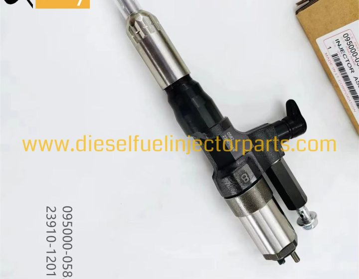 Hino 300 S05C Common Rail Injector Nozzle 095000-0582 23910-1201 Diesel Fuel Injector