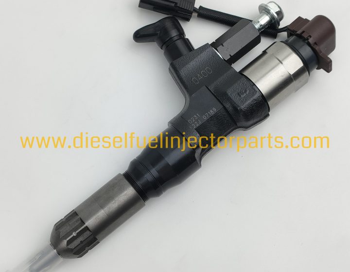 Remanufactured Common Rail Fuel Injector 295050-0231 / 23670-E0400 for Diesel Engine