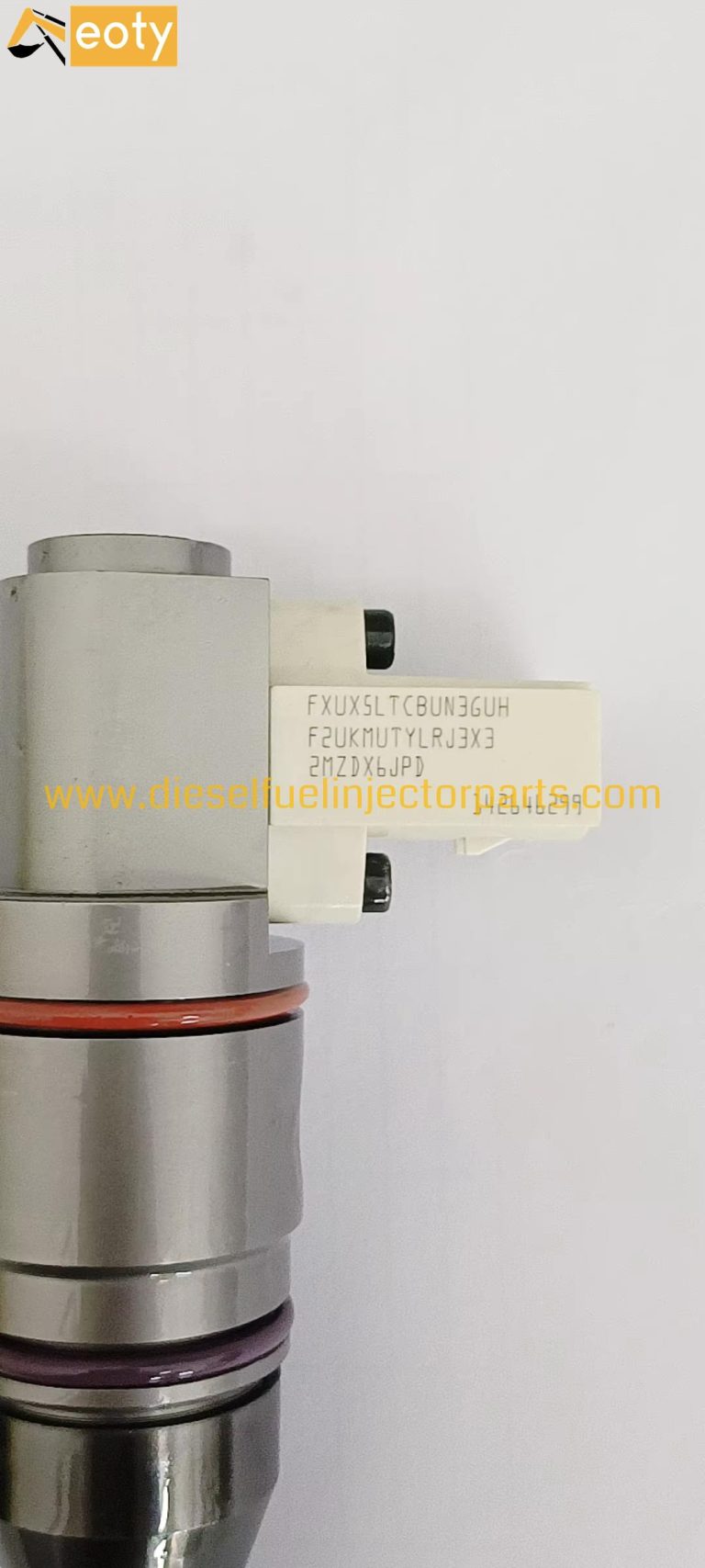 Diesel Fuel Injector 1952045 Common Rail 593597C91R for Heavy-Duty Engine