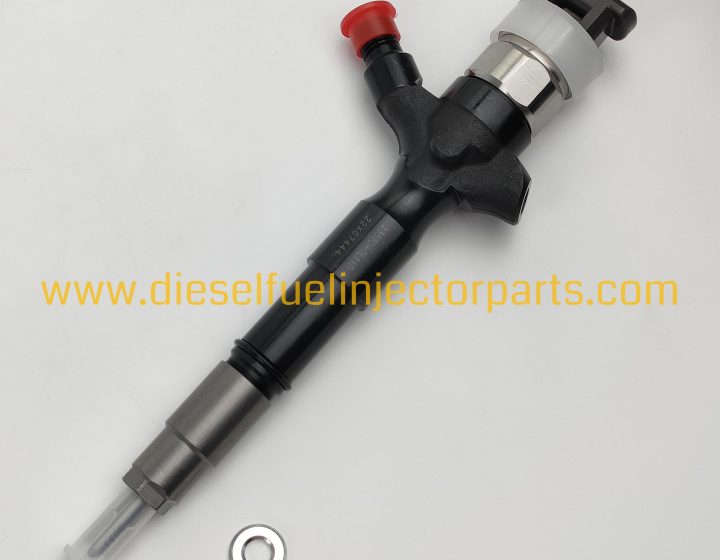 DENSO Common Rail Injector 295050-0540 / 295050-0810 / 23670-09380 for 2KD-FTV Engine
