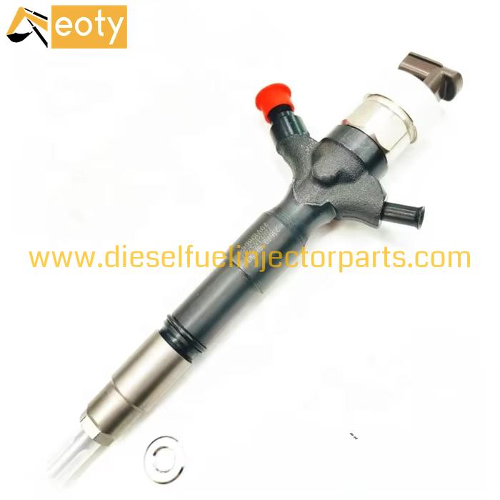 Toyota Land Cruiser 1VD-FTV V8 Common Rail Fuel Injector 23670-59018 / 095000-9770