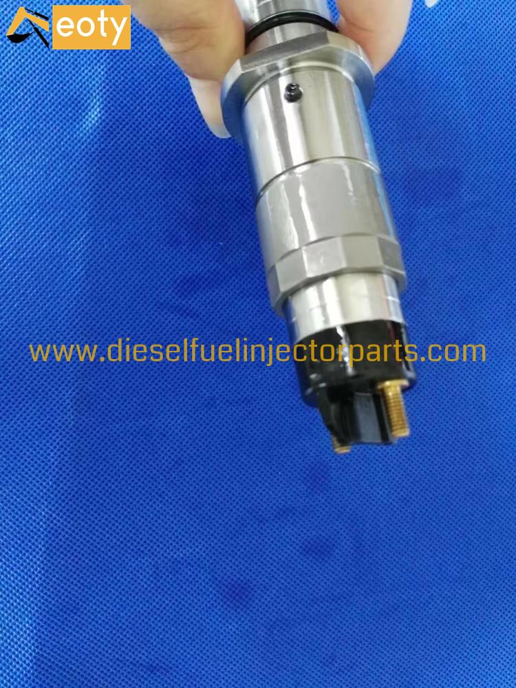 Genuine Common Rail Fuel Injector 0445120147 51101006085 for Diesel Engine