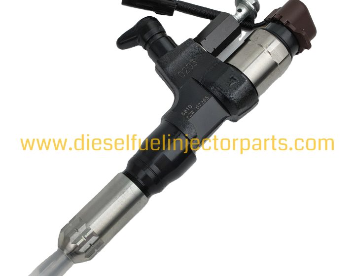 Remanufactured Common Rail Fuel Injector 095000-6810 / 23670-E0201 for Diesel Engines