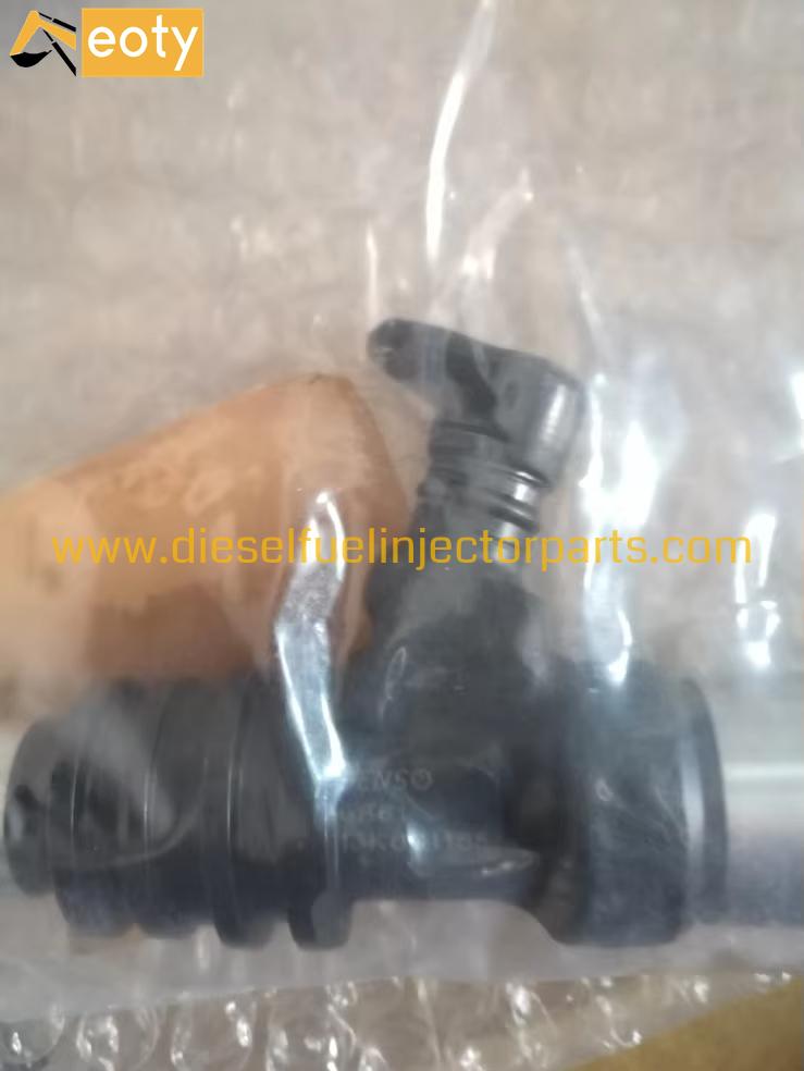 Remanufactured Common Rail Fuel Injector 095000-6810 / 23670-E0201 for Diesel Engines