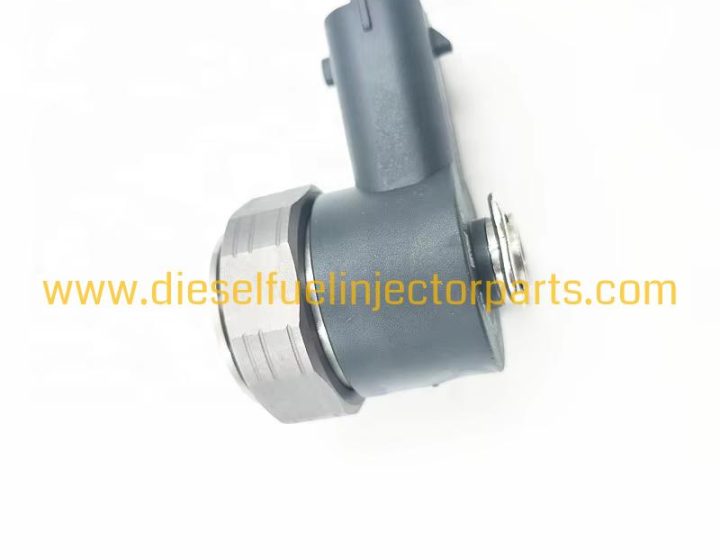 Diesel Injector Solenoid Valve F00VC30057 for Bosch 0445110008 0445110028 0445110029 Coil