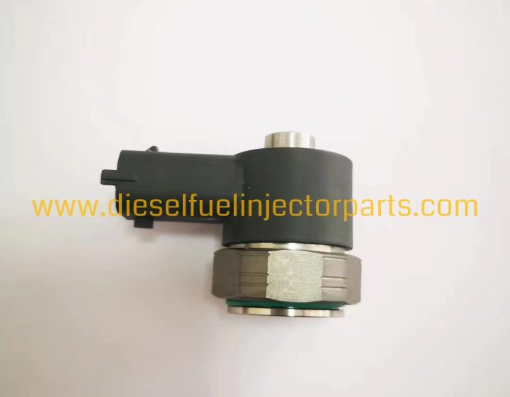 Diesel Injector Solenoid Valve F00VC30058 for Bosch 0445110223 0445110231 0445110279 Fuel Injection Coil