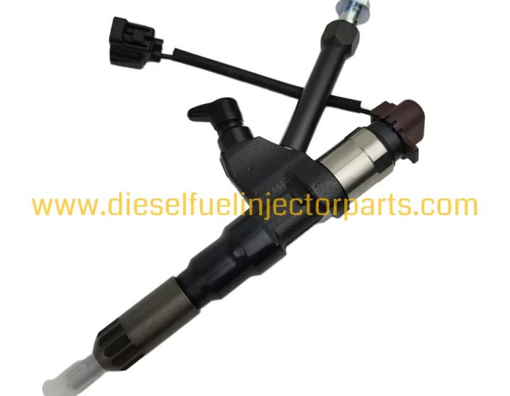 DENSO Common Rail Injector 295050-1650 23670-E0600 Remanufactured Diesel Injector for Excavator Engines