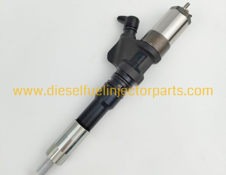 Komatsu PC400-7 SA60125E Common Rail Injector 095000-1211 6156-11-3300 Diesel Fuel Injector