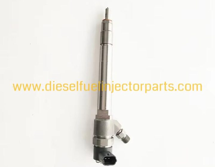 Bosch Style Common Rail Diesel Fuel Injector Nozzle 0445110310 / 0305BM0071N For Mahindra Scorpio CRDe Engine