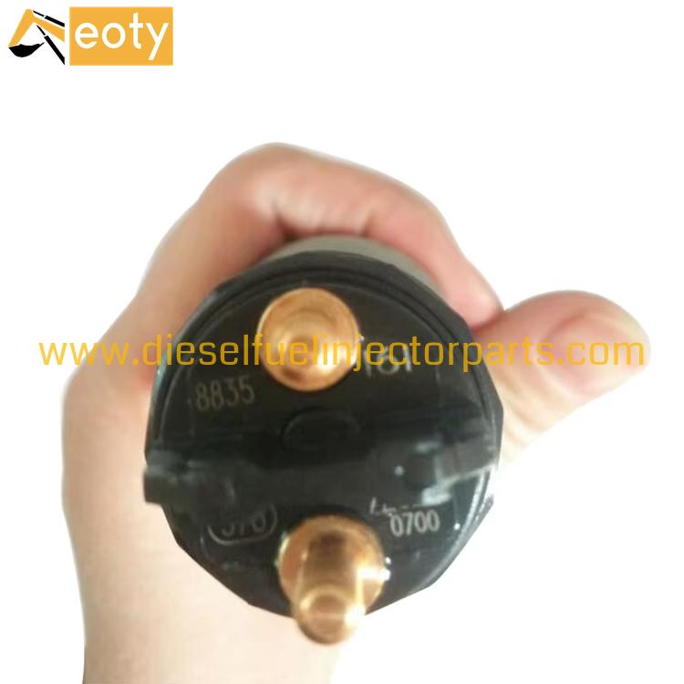 Wuxing Common Rail Fuel Injector 0445120161 3975929 4988835 for Cummins ISDe4 ISDe6